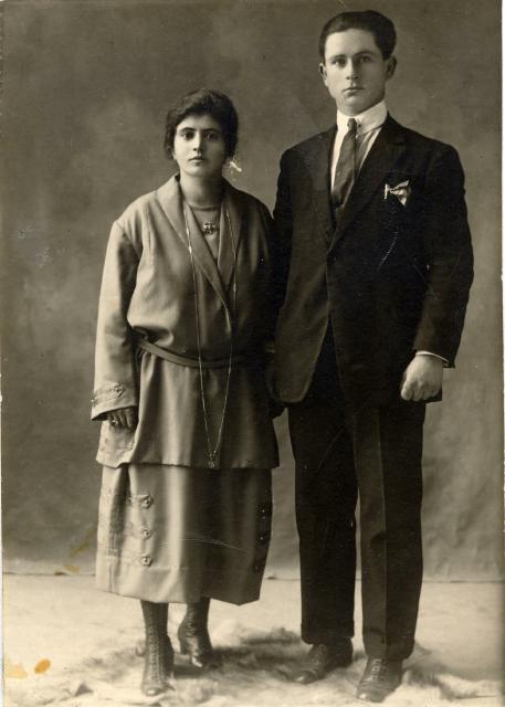 HandsomeButUnknownCouple